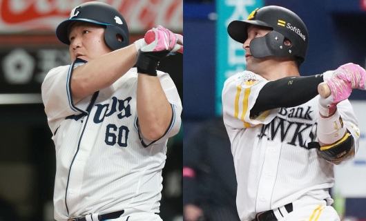 （左から）西武・中村剛也、ソフトバンク・嶺井博希