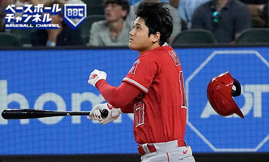 大谷翔平、ヘルメット落としながら第42号ホームラン