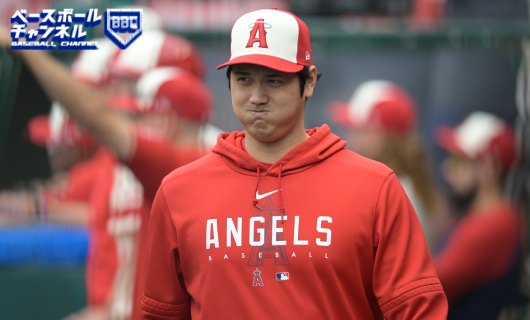 デトロイト・タイガーズ戦をベンチから眺めるロサンゼルス・エンゼルスの大谷翔平選手