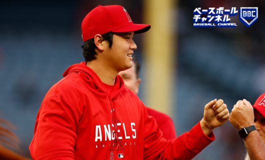 チームMVPの表彰をされるロサンゼルス・エンゼルスの大谷翔平選手