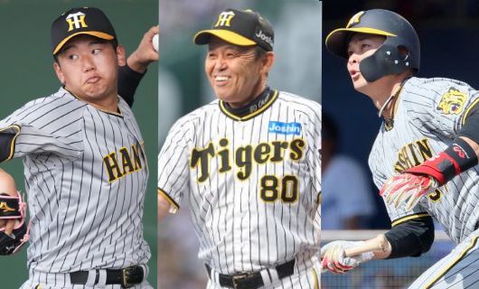 （左から）阪神・門別啓人、岡田彰布監督、野口恭佑