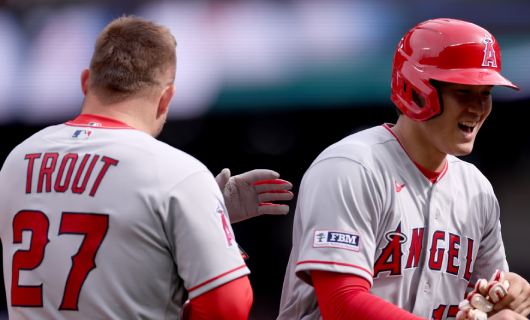 ロサンゼルス・エンゼルスのマイク・トラウト外野手と大谷翔平選手