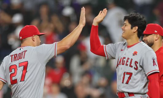 ロサンゼルス・エンゼルスのマイク・トラウト外野手と大谷翔平選手