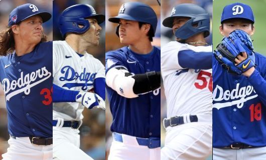 （左から）ドジャースのタイラー・グラスノー、フレディ・フリーマン、大谷翔平、ムーキー・ベッツ、山本由伸