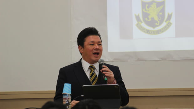 仙台育英 須江航 監督