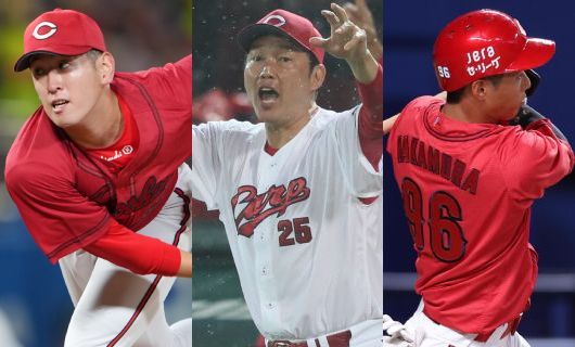 （左から）広島・遠藤淳志、新井貴浩監督、中村奨成